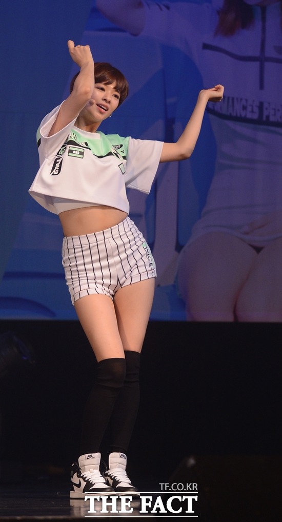 그룹 트와이스 정연. 그는 배우 공승연과 친자매 사이다. /이덕인 기자