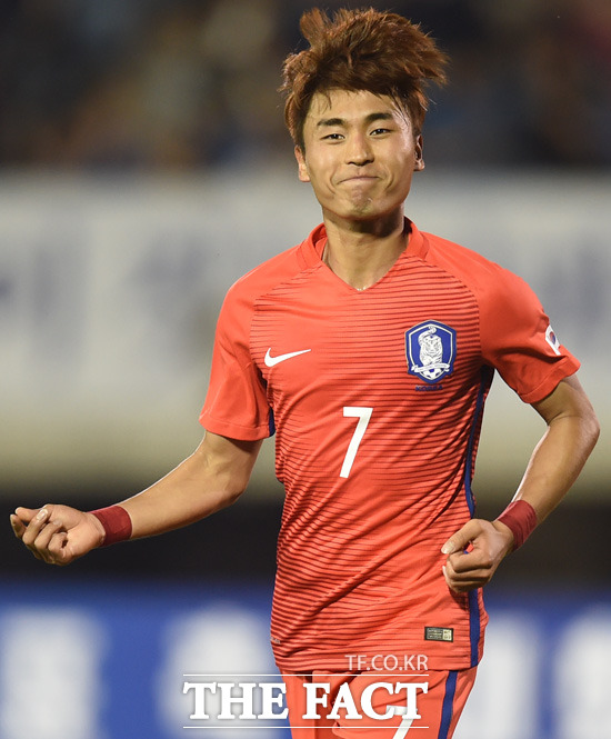 문창진 멀티골! 신태용호가 30일 열린 스웨덴과 평가전에서 전반을 2-1로 마쳤다. / 최용민 기자