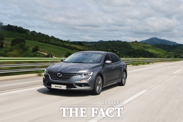 르노삼성자동차가 1일 자사 중형 세단 SM6의 디젤 모델 SM6 dCi를 출시했다. /르노삼성자동차 제공