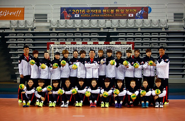 우생순 스토리! 한국 여자 핸드볼 대표팀이 리우에 입성해 지난 1992년 바르셀로나 올림픽 이후 24년 만에 금메달에 도전한다. / 대한핸드볼협회 캡처