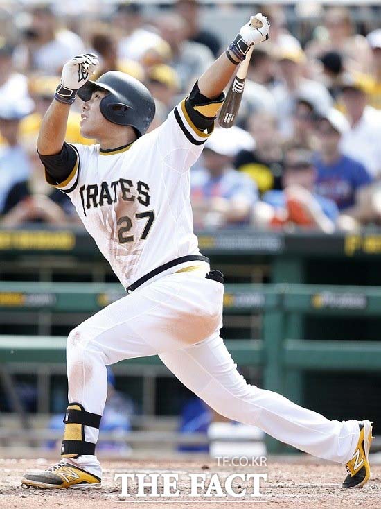 강정호 역전타! 강정호가 3일 열린 2016 메이저리그 애틀랜타 브레이브스와 원정 경기에 5번 타자 3루수로 선발 출장해 4타수 1안타 1타점을 기록했다. /더팩트 DB