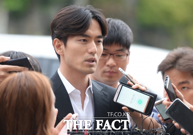 이진욱 소속사 공식입장. 배우 이진욱 소속사가 성폭행 혐의를 벗은 심경을 밝혔다. /이덕인 기자