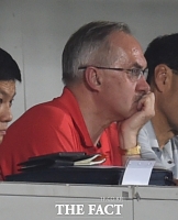 [TF포토] 월드컵예선 중국전 앞 둔 슈틸리케 '옥석 고르기는 진행형'