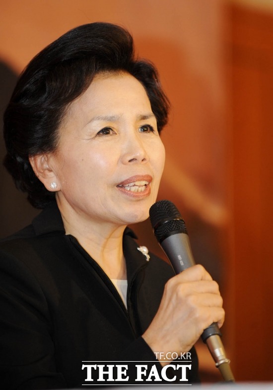 이미자가 쓴 역사는 기네스. 엘레지의 여왕 이미자가 60년 가까운 가수 활동으로 셀 수 없는 기록을 세웠다. /더팩트 DB