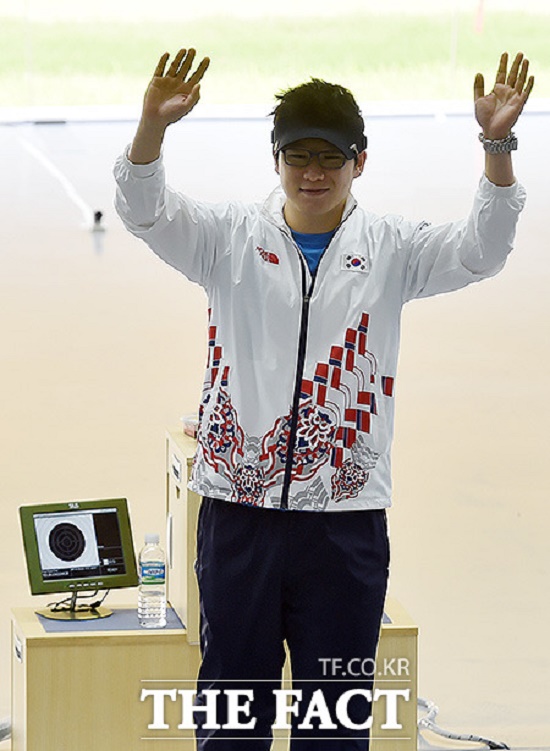 진종오 결선 진출! 진종오가 10일  브라질의 데오도루 올림픽 슈팅센터에서 열린 2016 리우데자네이루 올림픽 사격 남자 50m 권총 예선에서 / 더팩트 DB