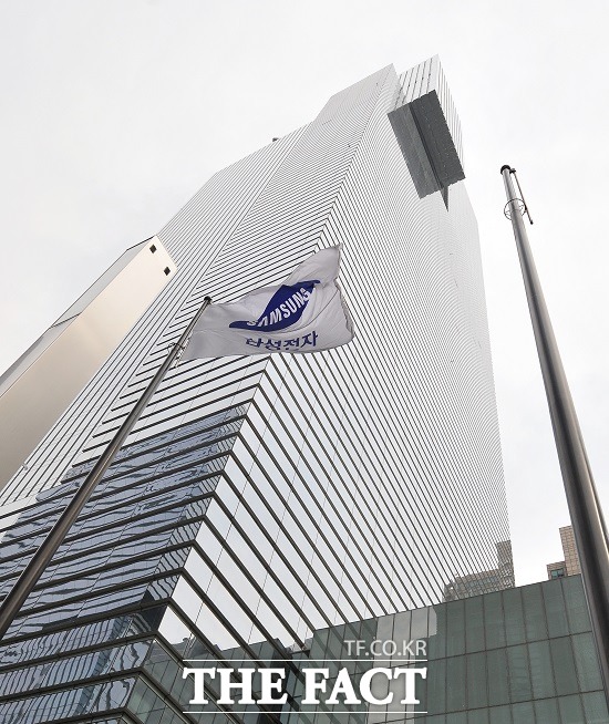 이재용 부회장 체제로 연착륙에 성공한 삼성그룹이 내부 조직 개편에 이어 주력 계열사의 공격적인 M&A 단행 등으로 발 빠른 변화에 나서고 있다. /더팩트 DB