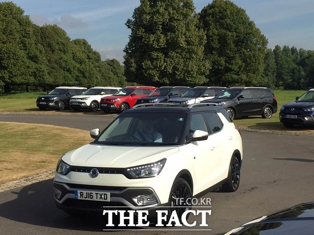 쌍용자동차가 최근 영국 남부 에일즈베리에서 현지 언론을 초청해 티볼리 에어 론칭행사 및 미디어 시승행사를 진행했다. /쌍용자동차 제공