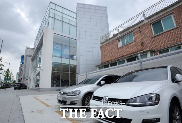 한국수입자동차협회에 따르면 폭스바겐의 1~7월 판매량은 1만2888대로 전년 같은 기간 대비 40.4% 줄었다.