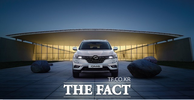 르노삼성자동차는 전략형 프리미엄 스포츠유티리티차량 QM6의 공식 출시를 앞두고 진행한 사전 예약에서 하루 만에 2000대 계약을 돌파했다고 23일 밝혔다. /르노삼성자동차 제공