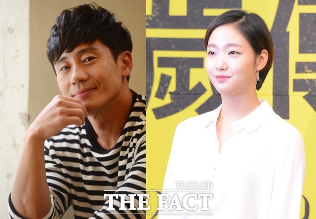 열애를 인정한 신하균(왼쪽)과 김고은. 두 사람은 두 달 전 연인 사이로 발전했다. /남윤호·이덕인 기자