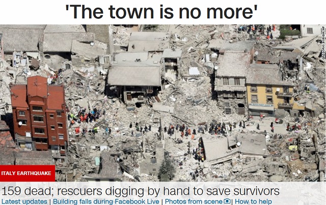 24일(현지 시각) 이탈리아 중부 지역을 강타한 규모 6.2의 강진으로 159명이 사망하고 368명이 다쳤다. 외신들은 지진으로 인한 사망자가 시간이 지날수록 급속히 늘어날 것으로 보도했다. /CNN 갈무리