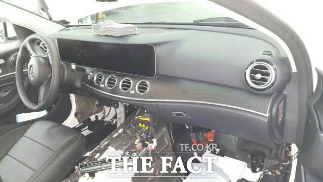 메르세데스-벤츠 코리아는 뉴 E-클래스에서 에어컨 호수 조립 불량을 확인하고 지난 23일부터 차량 에어컨 호스 조사 및 점검 서비스 캠페인을 실시하고 있다고 26일 밝혔다. /독자 제공