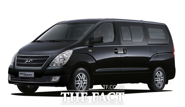 26일 출시된 그랜드 스타렉스 밴은 2017 포터Ⅱ와 마찬가지로 유로6 엔진을 적용해 친환경성을 확보했다.