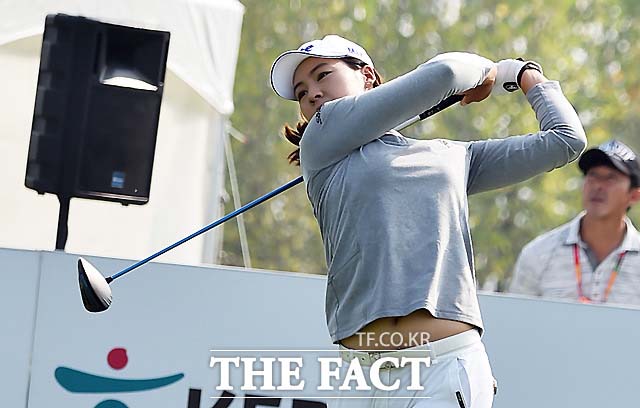 전인지, 역전 우승 도전! 전인지가 캐다나 퍼시픽 여자오픈 3라운드에서 2위를 유지했다. 지난해 10월 LPGA KEB 하나은행 챔피언십에서 티샷하는 전인지. /더팩트 DB