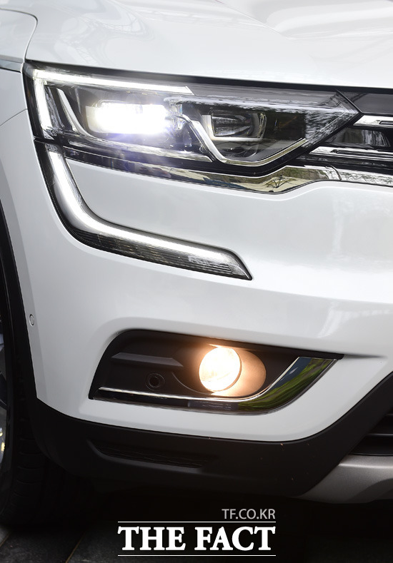 국내 SUV 최초로 적용된 LED PURE VISION 헤드 램프