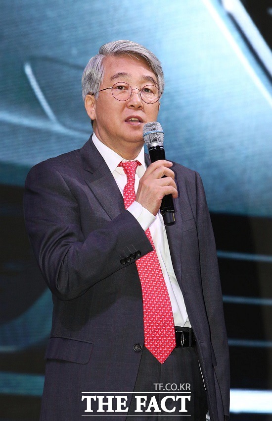 박동훈 르노삼성자동차 사장이 오는 9월 2일 공식 출시를 앞둔 자사 프리미엄 스포츠유틸리티차량 QM6의 연 판매 목표를 기존 5만 대에서 6만 대로 상향조정했다고 31일 밝혔다. /더팩트 DB