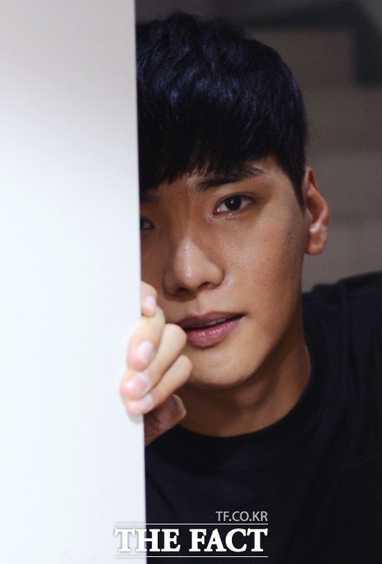 마술사 유호진은 큰 교통사고에도 불구하고 재기에 성공, 세계적인 마술사 기획사 일루셔니스트에서 활동 중이다. /이덕인 기자