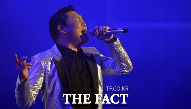한-중을 오가며 활동하고 있는 싸이. 싸이는 한국과 중국을 오가며 새 앨범 작업을 하고 있다. /임영무 기자