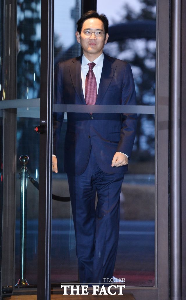 삼성전자의 글로벌 야심작인 스마트폰 갤럭시노트7이 결함이 발생, 이재용 부회장이 어떤 결단을 내릴지 시장은 주목하고 있다. /더팩트DB