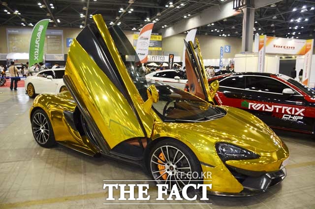 2016 오토모티브위크가 2일부터 고양시 킨텍스 제1전시장에서 열렸다. /킨텍스=장병문 기자