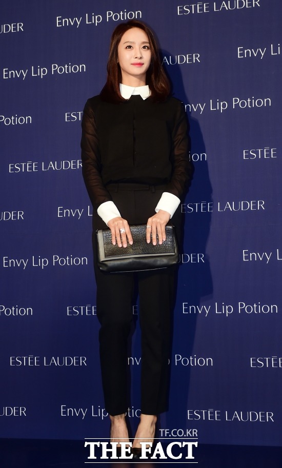 모친상을 당한 박정아. 박정아의 어머니는 지난달 30일 지병으로 별세했다. /더팩트 DB