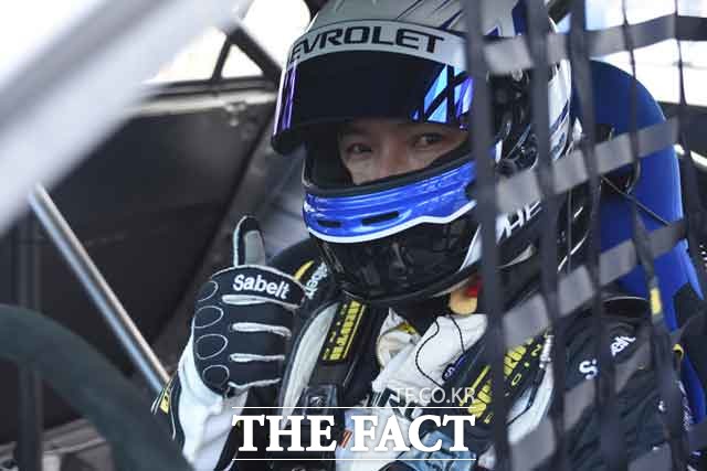경기에 앞선 쉐보레 레이싱 안재모 선수.