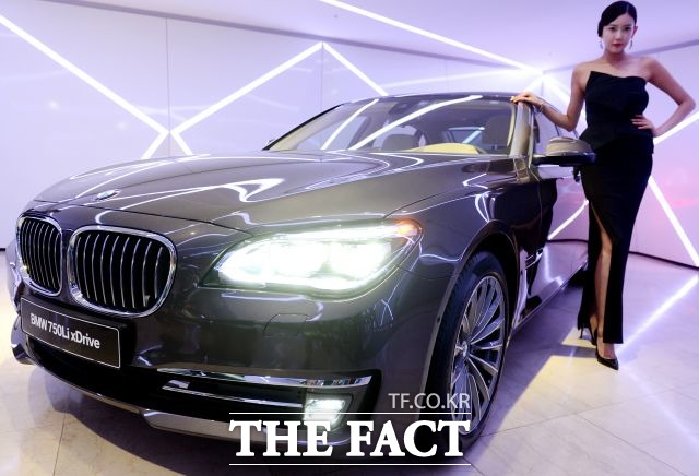 BMW 코리아가 지난 7월부터 업계 최초로 견적서 실명제를 도입했다. /더팩트 DB