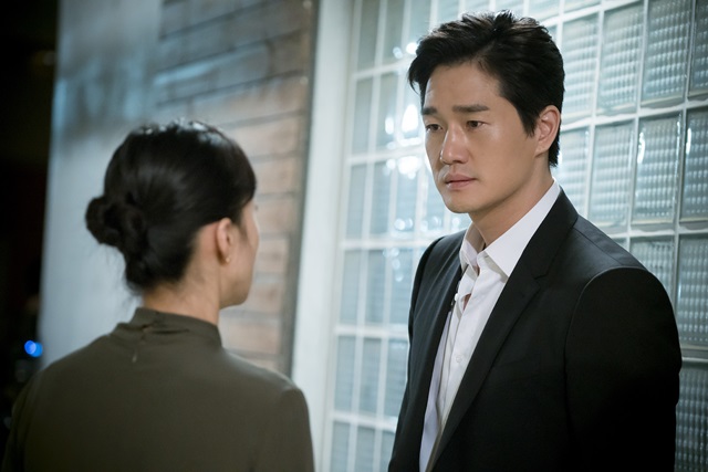 쓰랑꾼이라는 별명을 얻은 굿와이프의 유지태. 유지태가 연기한 이태준은 쓰레기와 사랑꾼을 합친 쓰랑꾼이라는 별명의 소유자다. /나무엑터스 제공