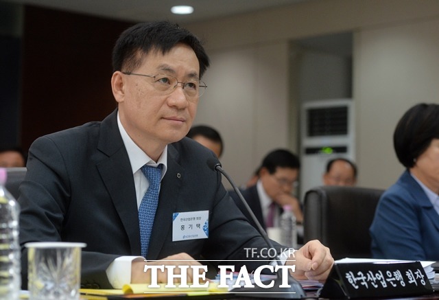 8일 오전 국회 기획재정위원회에서 조선-해운 산업 구조조정 연석청문회(서별관회의 청문회)가 열린 가운데 홍기택 전 산업은행장은 끝내 참석하지 않았다. /더팩트 DB