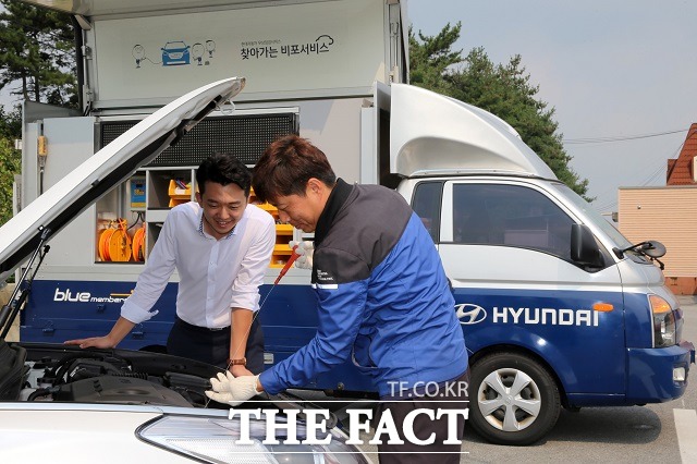 안전한 운전을 위해서 완성차 업계에서 추석 연휴를 맞아 전국 주요 고속도로 휴게소에서 시행하는 무상 점검 서비스를 활용한 것도 좋다.