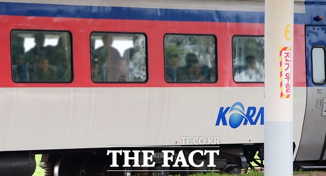 12일 경주에서 발생한 지진으로 일부 지역 철도가 서행으로 인해 연착됐다. /더팩트 DB