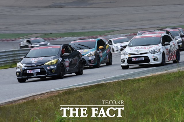 1분19초를 끊는 드라이버가 10명이 포진해 있는 K3K 클래스의 박진감 넘쳤던 레이스. /진영석 객원기자