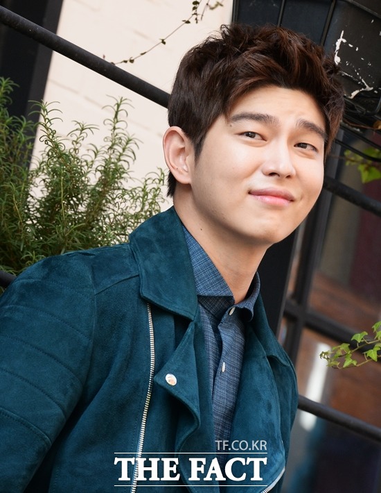 지난 2년 동안 쉼 없이 달려온 배우 윤균상. 그는 열심히 노력한 자신을 칭찬해주고 싶다고 했다. /이덕인 기자