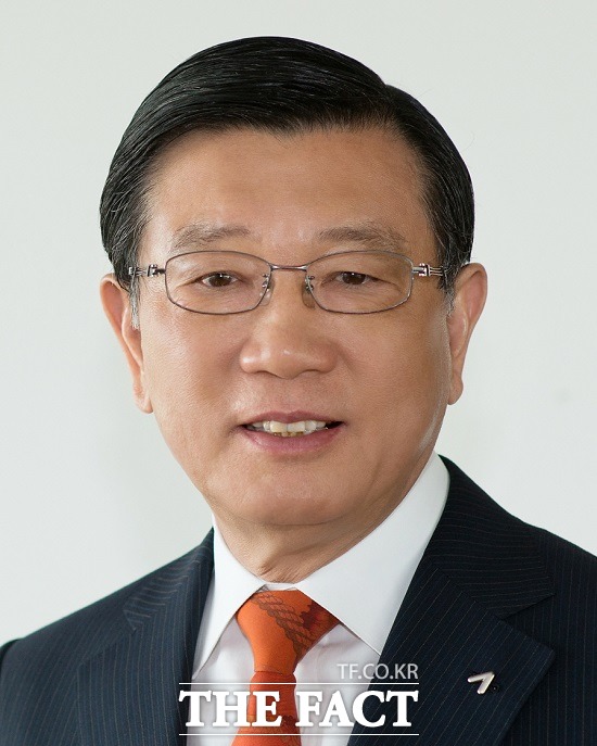 박삼구 금호아시아나그룹 회장이 금호타이어 인수전에 성공할지 재계의 관심이 집중되고 있다. /더팩트DB
