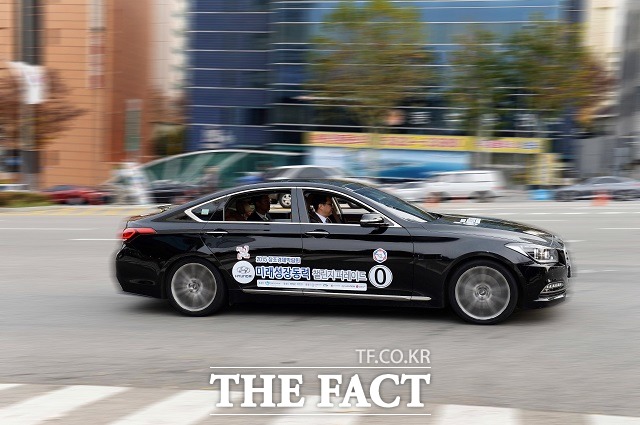 현대기아차는 단계별 기술 발전 계획에 따라 진일보한 자율주행 기술을 양산차에 적용하고 있다.