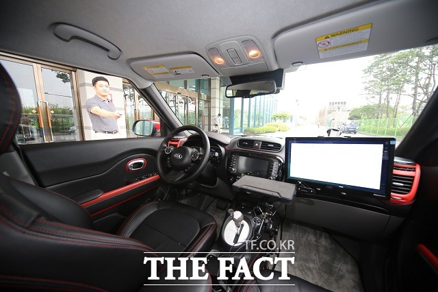 현대기아차는 자율주행 기술 개발을 위해 오는 2018년까지 약 2조 원을 투자할 계획을 수립했다.