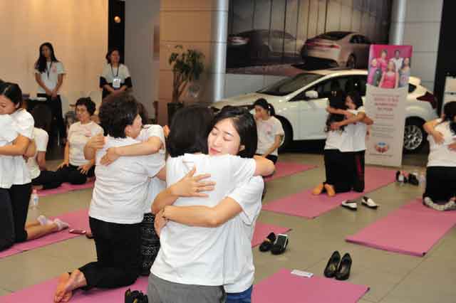 포드코리아는 오는 10월 세계 유방암의 달을 맞아 유방암 예방을 돕는 사회공헌활동 2016 워리어스 인 핑크 캠페인을 진행한다. /포드코리아 제공
