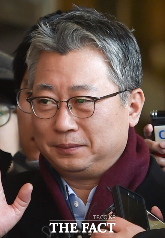 조응천 더불어민주당 의원은 20일 국회 대정부질문에서 정윤회 씨 전 부인인 최순실 씨가 청와대 인사에 개입했다는 의혹을 제기했다./더팩트DB