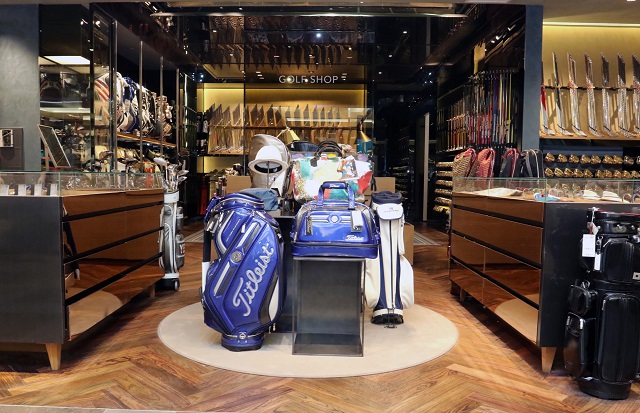 신세계백화점 본점은 오는 25일까지 마루망, 젝시오, 혼마 등의 골프 정통 브랜드를 할인 판매한다.  /신세계백화점 제공