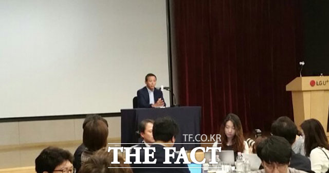 권영수 LG유플러스 부회장이 기자간담회에 참석해 모두발언을 하고 있다. /LG유플러스 제공