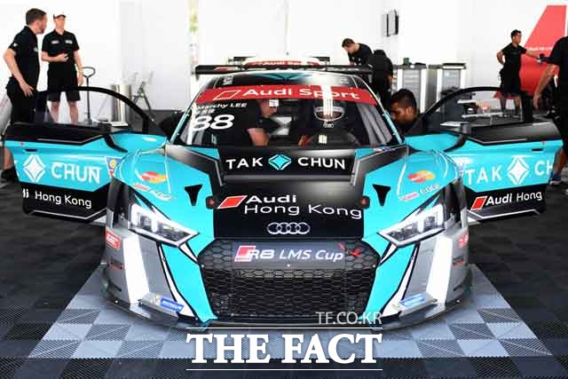 아우디 R8 LMS 7라운드 경기에서 우승을 차지한 ‘마치 리(March LEE, Audi Hong Kong)’가 레이스를 준비하고 있다. /진영석 객원기자
