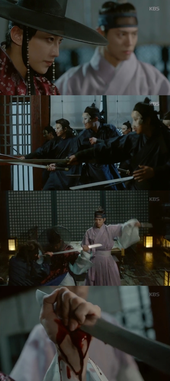 박보검을 지킨 진영. 그는 사랑하는 사람들을 위해 용기 있게 싸웠다. /KBS2 구르미 그린 달빛 방송 화면 캡처