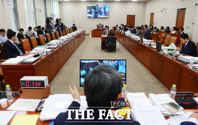 어김없이 반쪽으로 열린 산업자원통상위원회 국정감사