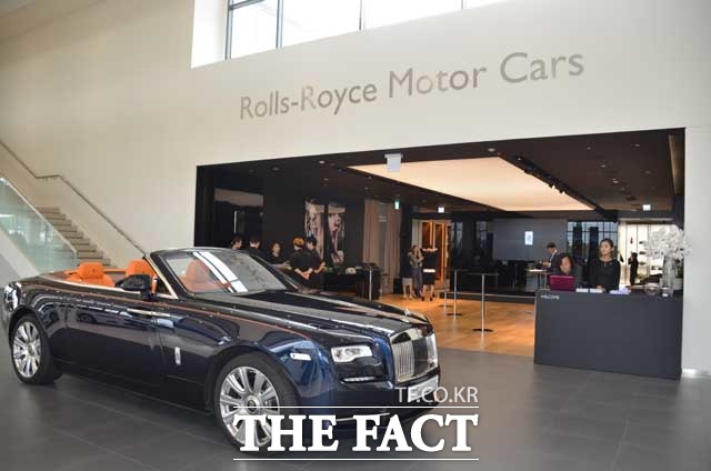 롤스로이스모터카는 29일 오전 인천 영종도 BMW 드라이빙 센터 내에 200m²규모의 롤스로이스모터카 스튜디오를 오픈했다. /영종도=장병문 기자