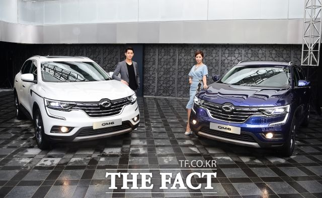 르노삼성자동차가 최근 출시한 프리미엄 스포츠유틸리티차량(SUV) QM6가 영업일 기준 26일 만에 계약 건수가 1만 대를 돌파했다고 30일 밝혔다. /르노삼성자동차 제공