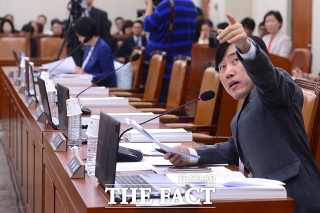 당론은 접고 국감을 열심히