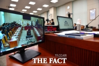 [TF사진관] '권선동 법사위원장 보이콧에 백방준 특검보 불출석까지…' 법사위 파행