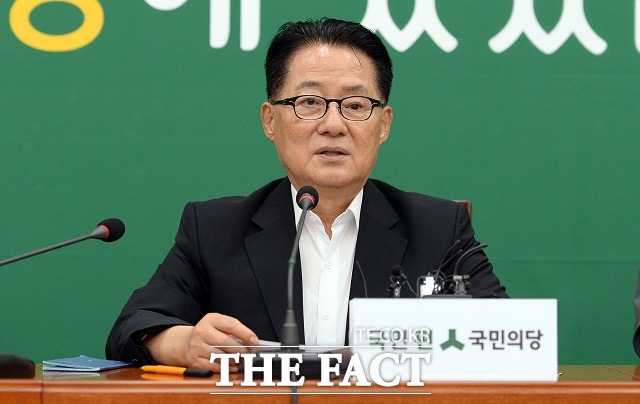 박지원 국민의당 비상대책위원장이 2일 페이스북에 국회 정상화를 위한 중재안을 내놨다./임영무 기자