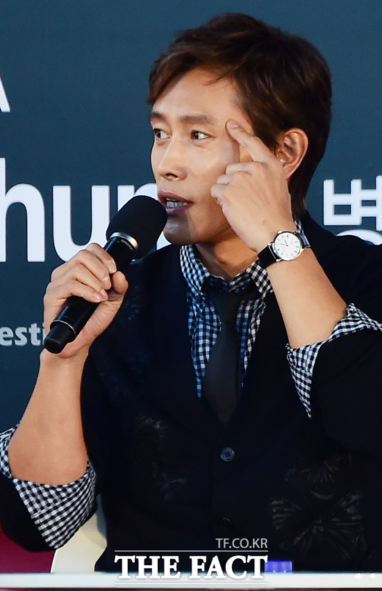 이병헌 아버지 회상. 이병헌이 배우로서 영예를 아버지에게 보여주고 싶은 욕심을 밝혔다. /부산=배정한 기자