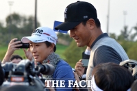 [TF사진관] '골프 여제' 박세리 은퇴식 찾은 '코리안특급' 박찬호